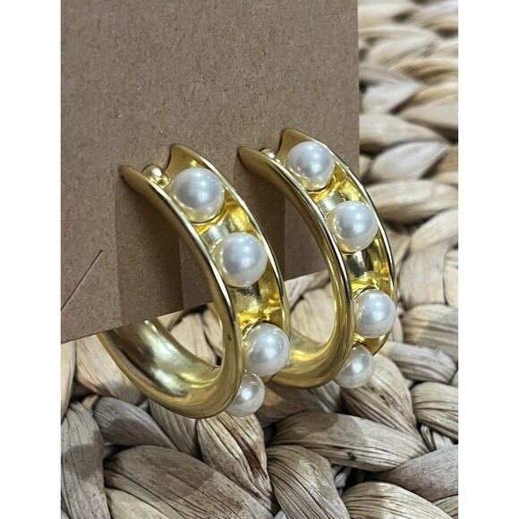 J.Crew VTG Oversized Pearl Hoop Earrings Gold Tone Pierced Statement Y2K Regency - Picture 1 of 11